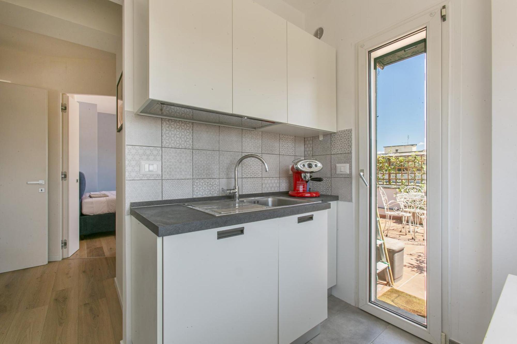 Apartamento Attico Moderno Con Terrazza Vicino La Metro B